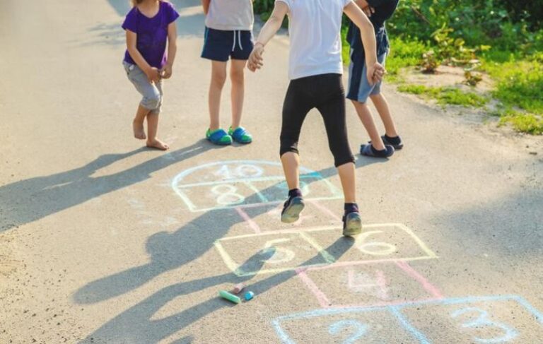 30 Fun Outdoor Activities for Kindergarten